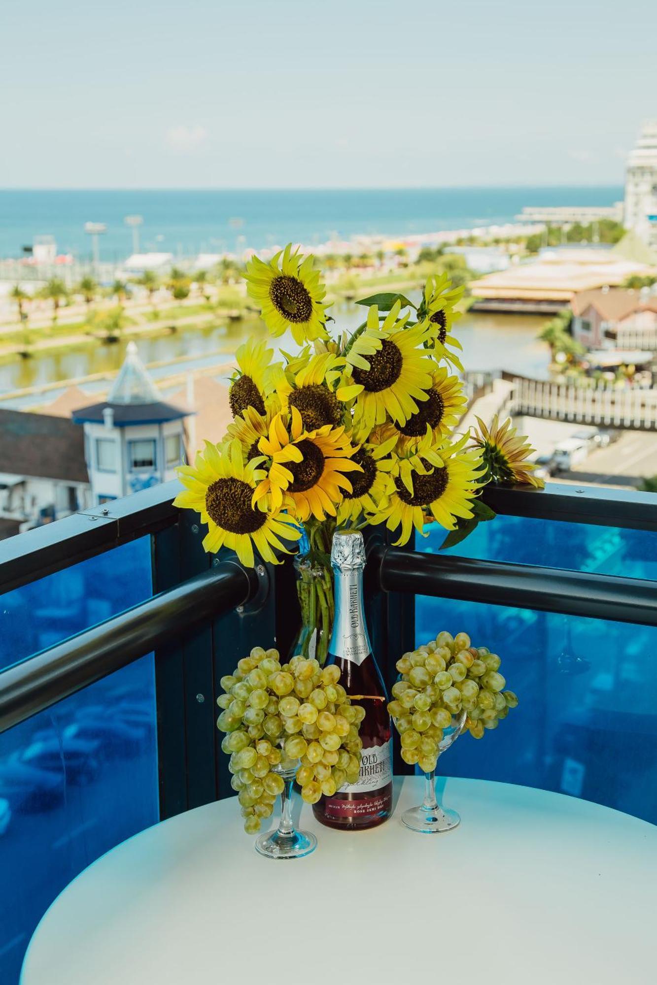 Orbi City Sea View Batumi Ngoại thất bức ảnh